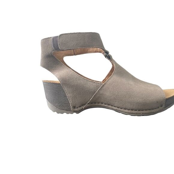 Dansko Tan Wedges - Picture 3 of 15